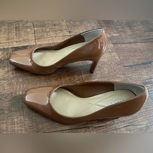 Brand new brown Alfani heels